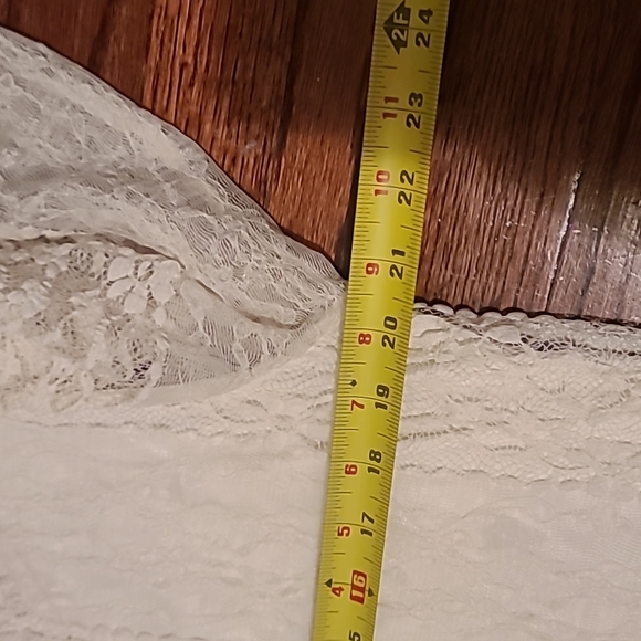 Lace dress fully lined - Picture 9 of 11